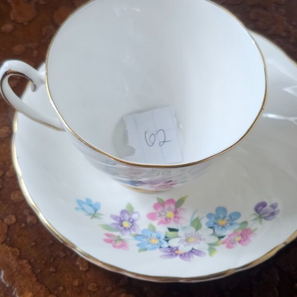 Royal Taunton Vintage Spring Floral Bone China Teacup Saucer Set Made in England - Picture 9 of 9